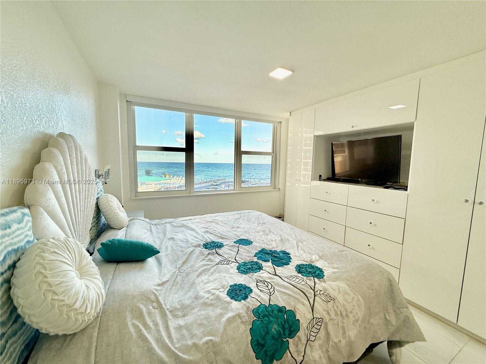 Small Image of 3180 SOUTH OCEAN DR #303, Hallandale Beach Number 25