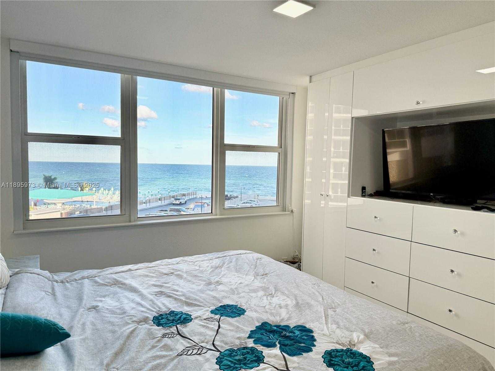 Small Image of 3180 SOUTH OCEAN DR #303, Hallandale Beach Number 26