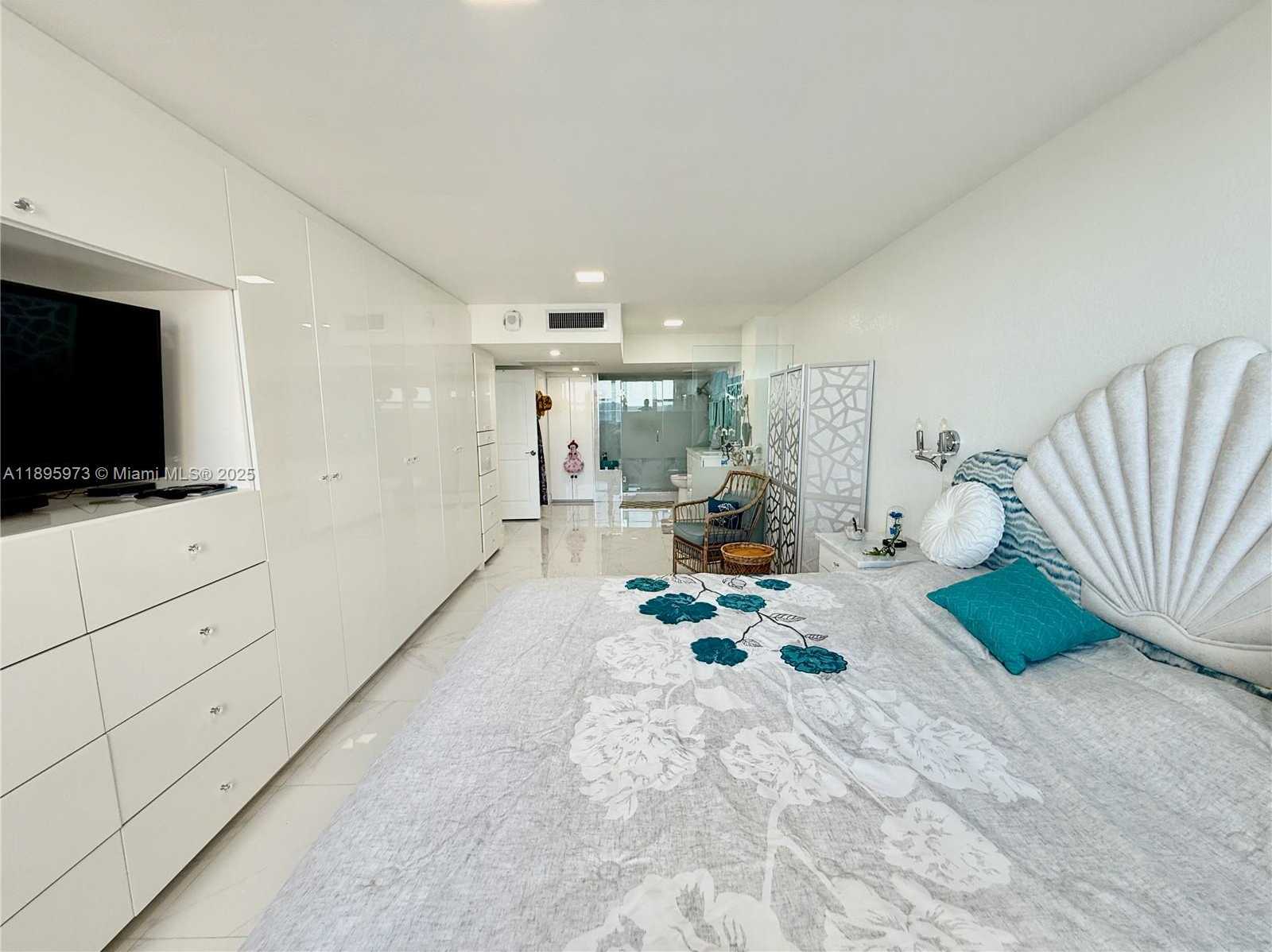 Small Image of 3180 SOUTH OCEAN DR #303, Hallandale Beach Number 31