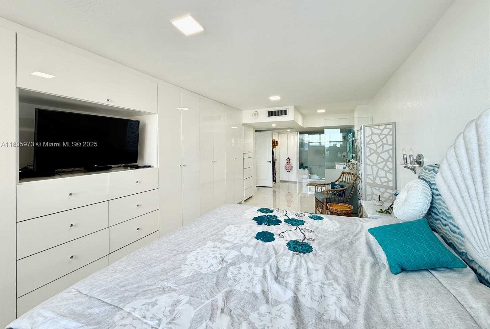 Small Image of 3180 SOUTH OCEAN DR #303, Hallandale Beach Number 33