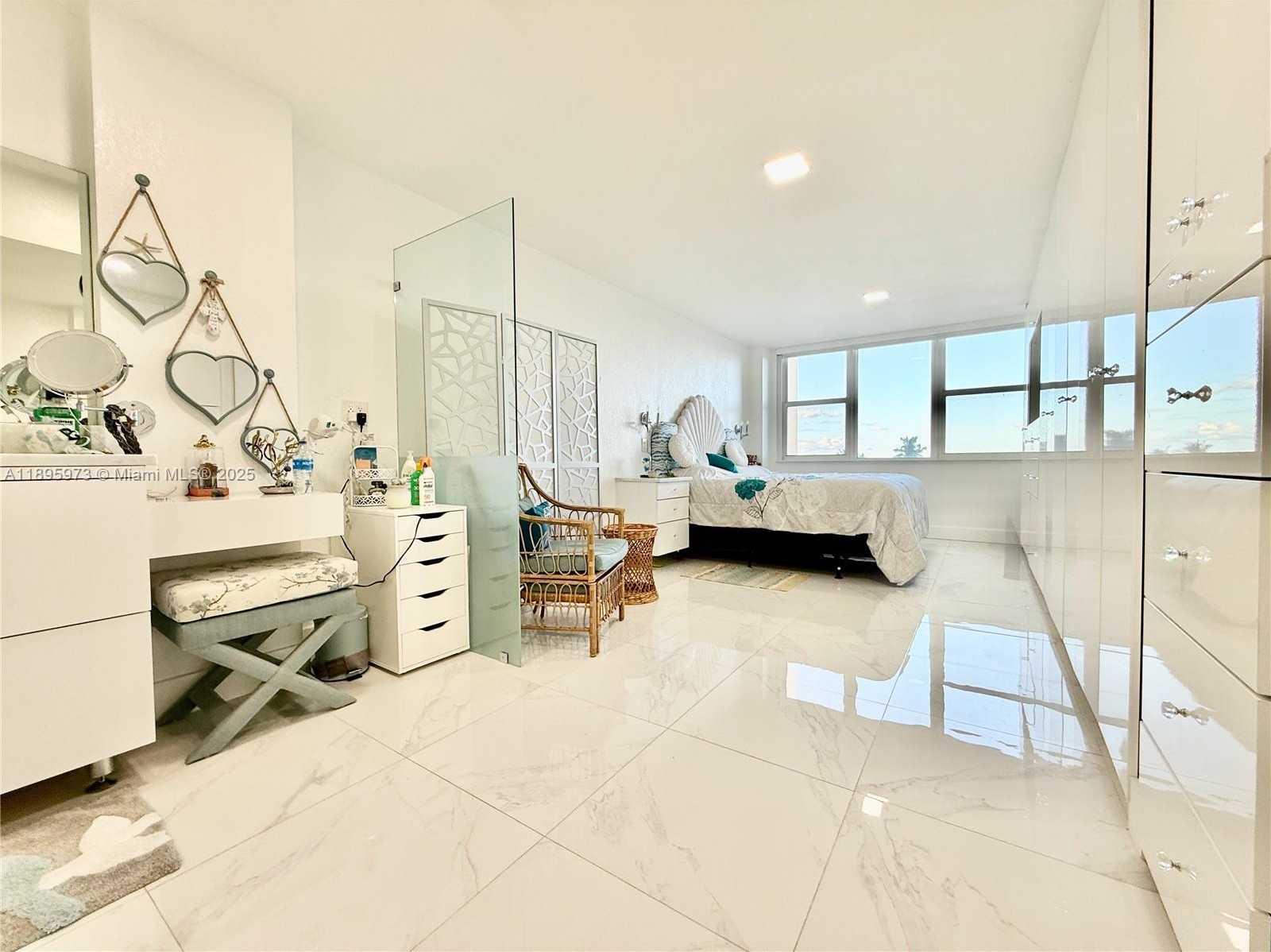 Small Image of 3180 SOUTH OCEAN DR #303, Hallandale Beach Number 38
