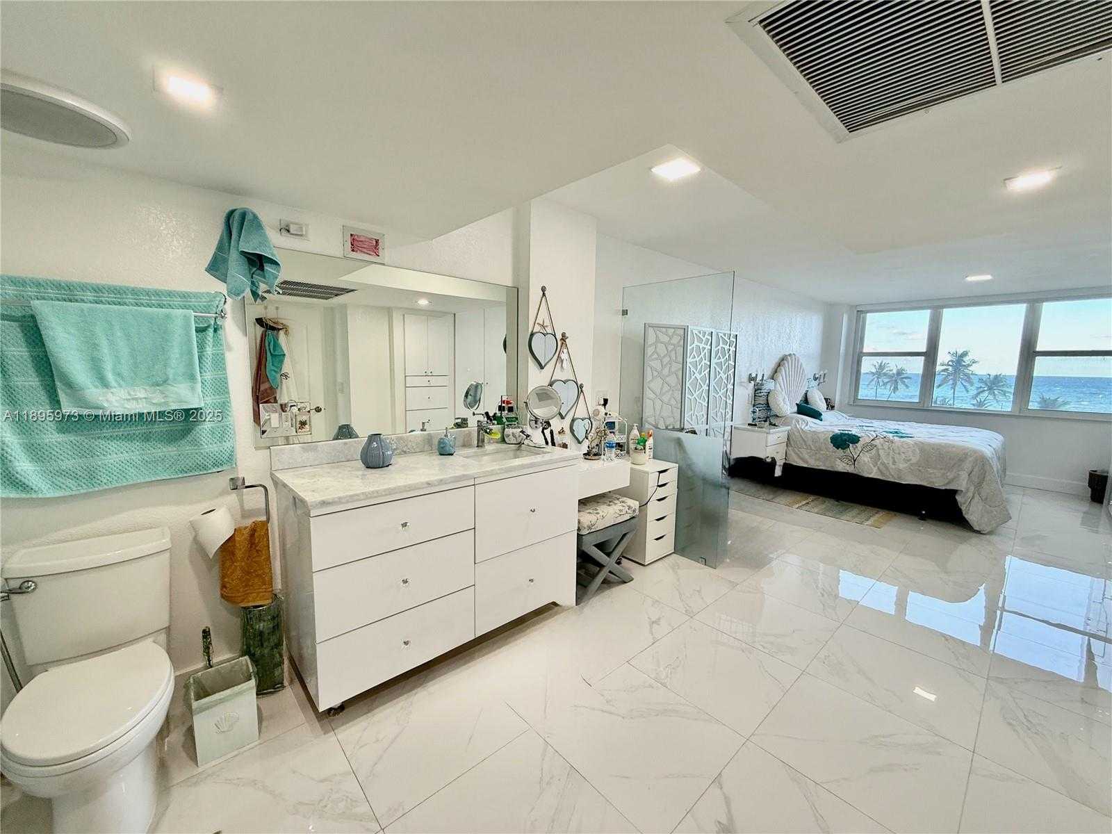 Small Image of 3180 SOUTH OCEAN DR #303, Hallandale Beach Number 39