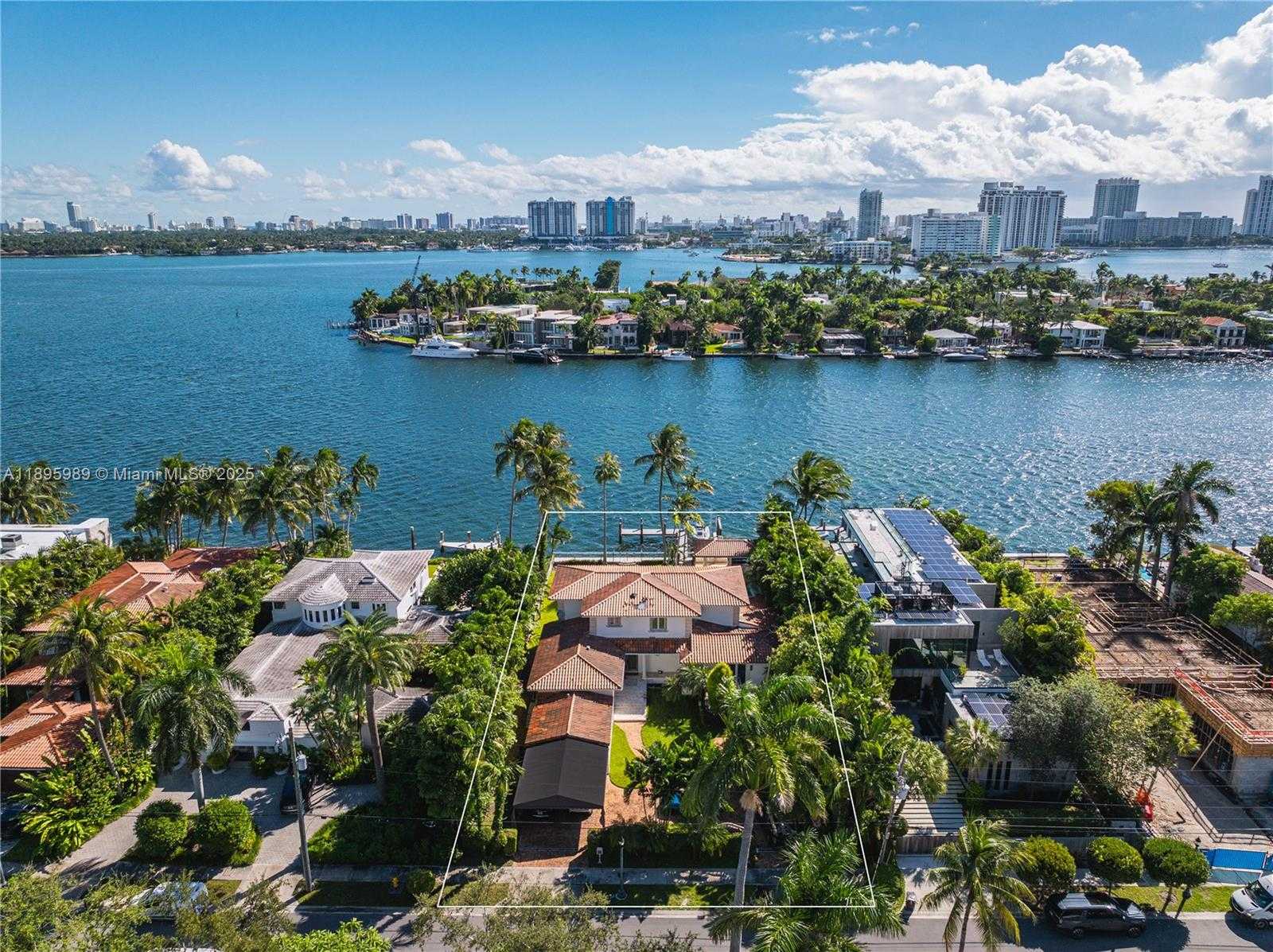 Small Image of 617 EAST DILIDO DR, Miami Beach Number 3