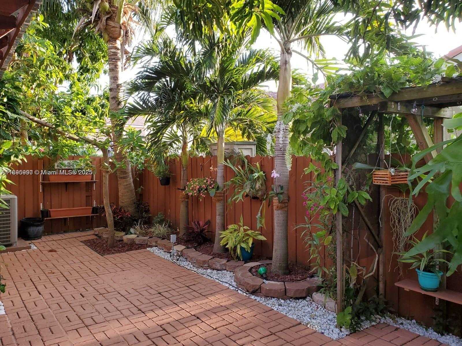 Small Image of 9982 SOUTH WEST 162ND CT, Miami Number 10