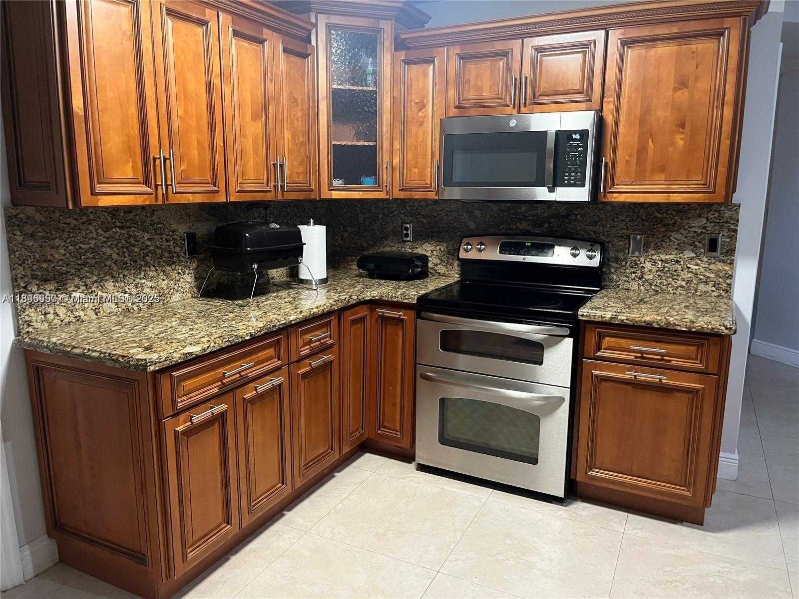 Small Image of 9982 SOUTH WEST 162ND CT, Miami Number 19