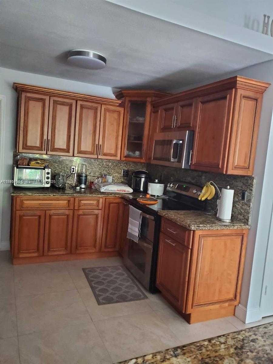 Small Image of 9982 SOUTH WEST 162ND CT, Miami Number 22