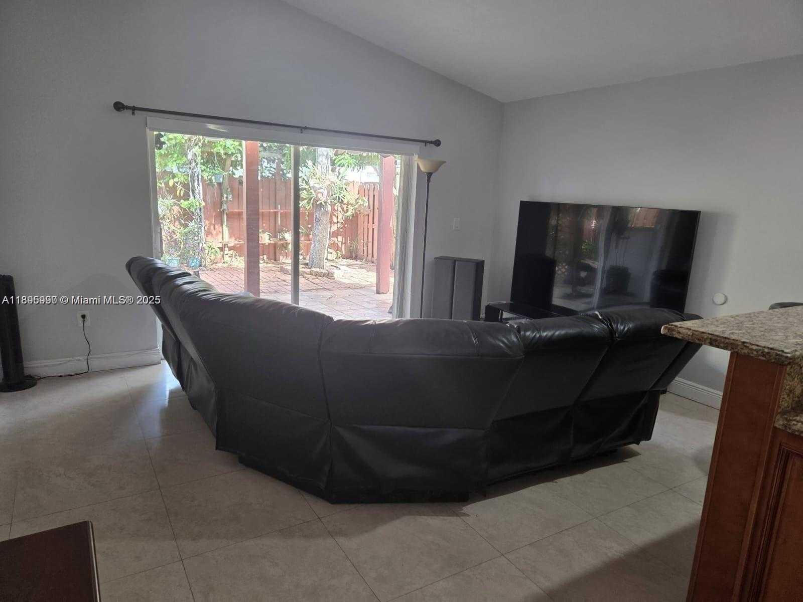 Small Image of 9982 SOUTH WEST 162ND CT, Miami Number 25