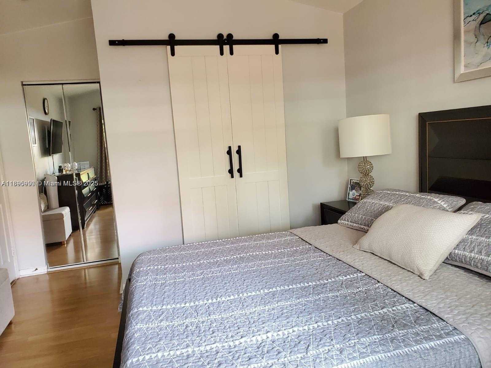 Small Image of 9982 SOUTH WEST 162ND CT, Miami Number 44
