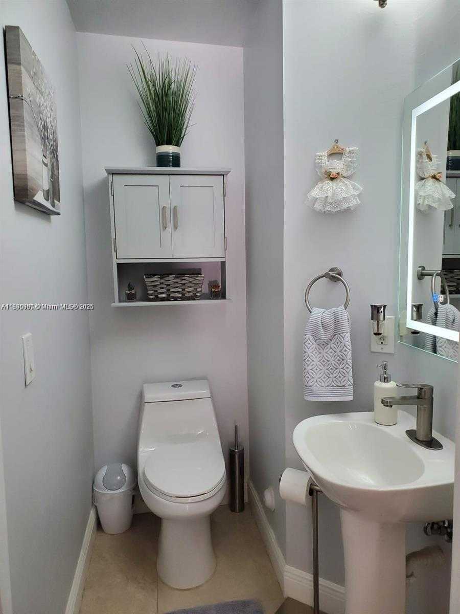 Small Image of 9982 SOUTH WEST 162ND CT, Miami Number 45