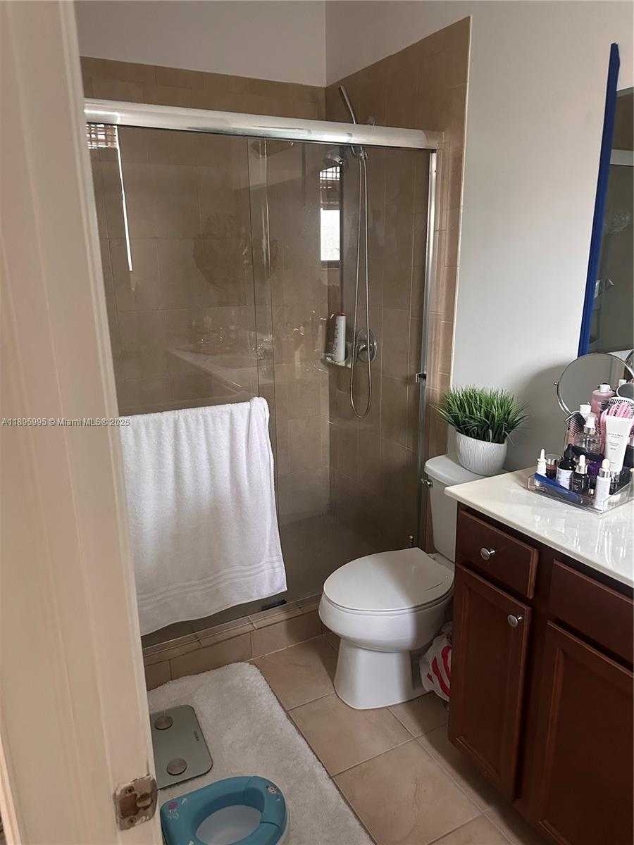 Small Image of 8867 WEST 35TH WAY, Hialeah Number 10