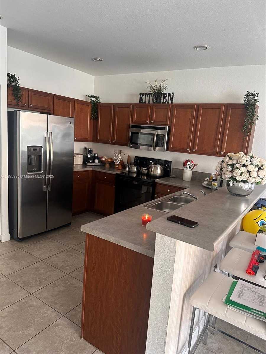 Small Image of 8867 WEST 35TH WAY, Hialeah Number 14
