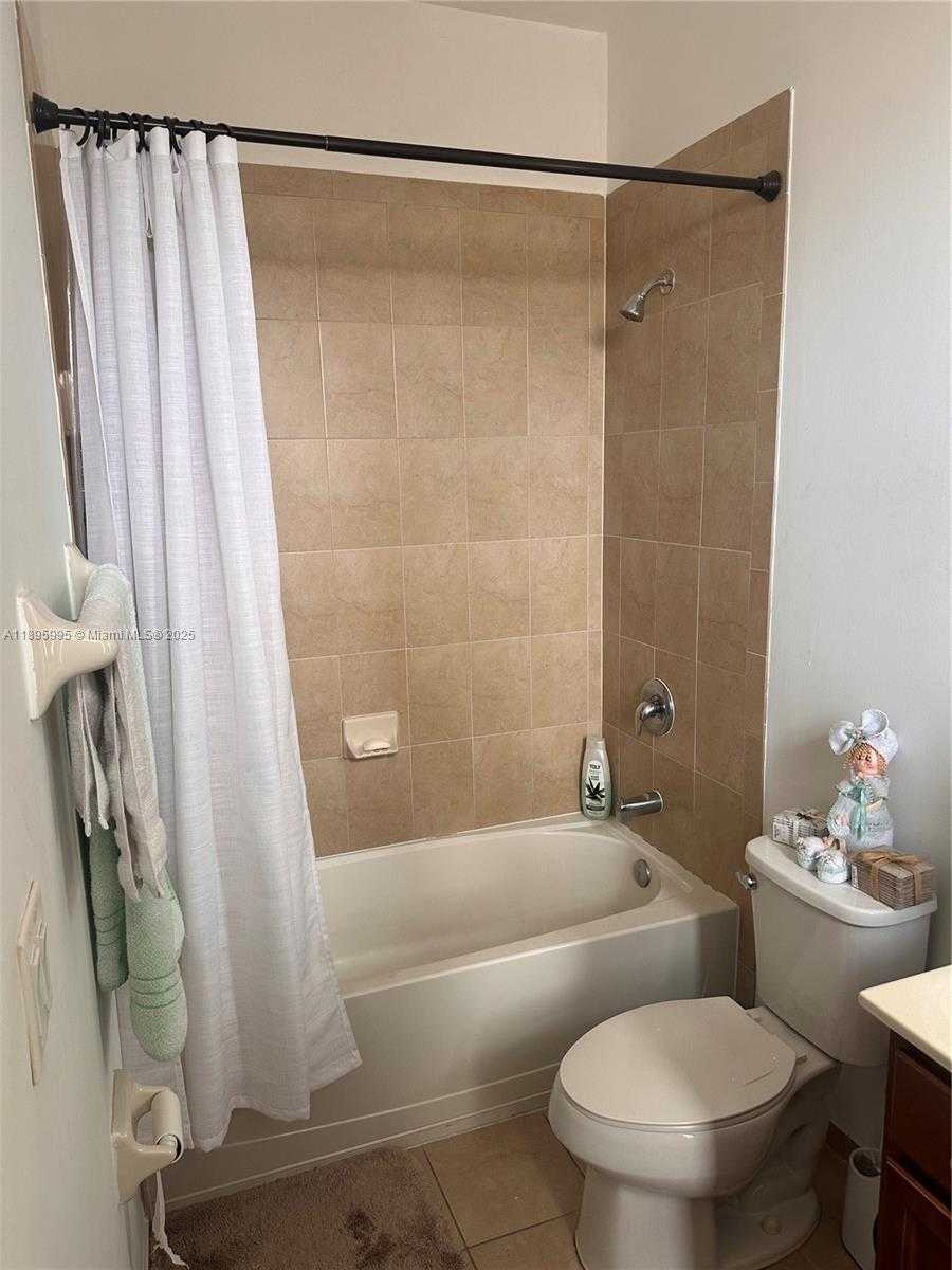 Small Image of 8867 WEST 35TH WAY, Hialeah Number 5