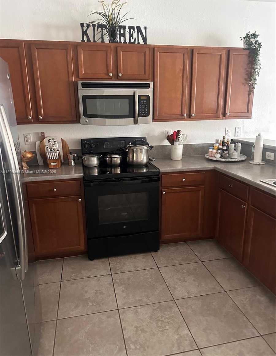 Small Image of 8867 WEST 35TH WAY, Hialeah Number 7