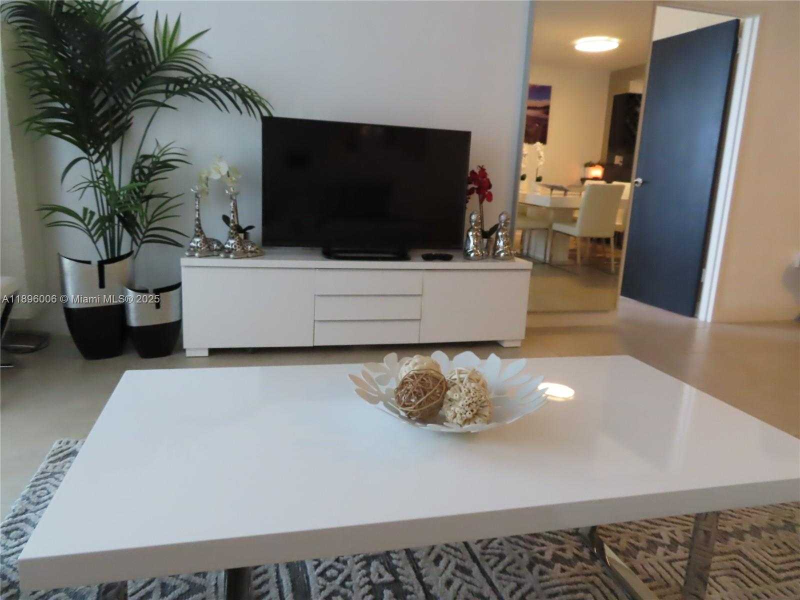 Small Image of 5701 COLLINS AVE #419, Miami Beach Number 15