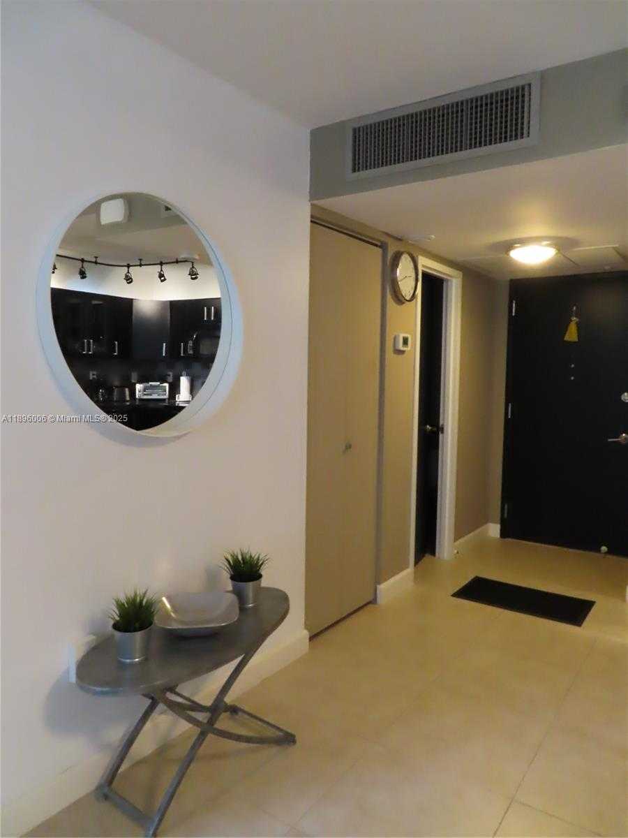 Small Image of 5701 COLLINS AVE #419, Miami Beach Number 22