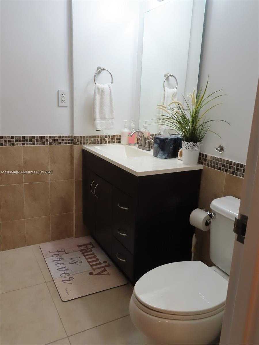 Small Image of 5701 COLLINS AVE #419, Miami Beach Number 23