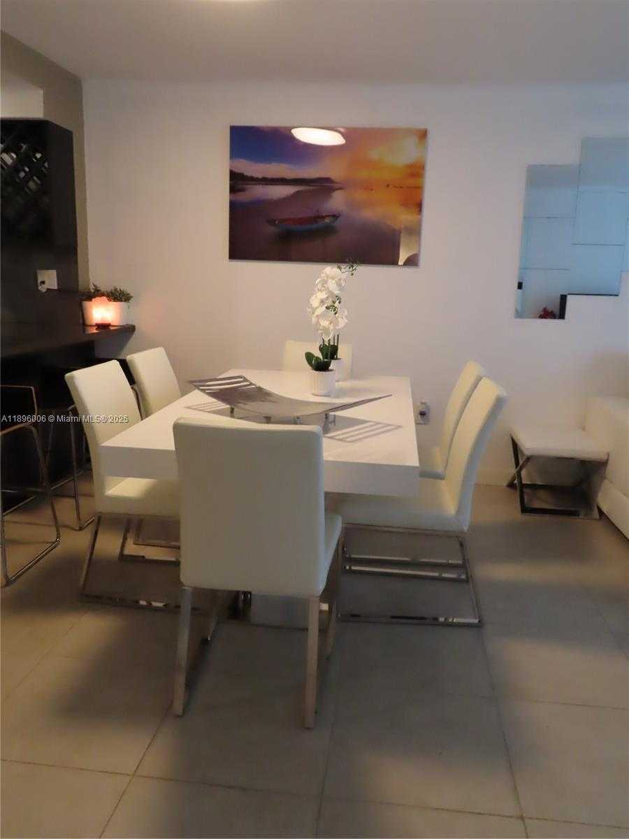 Small Image of 5701 COLLINS AVE #419, Miami Beach Number 9