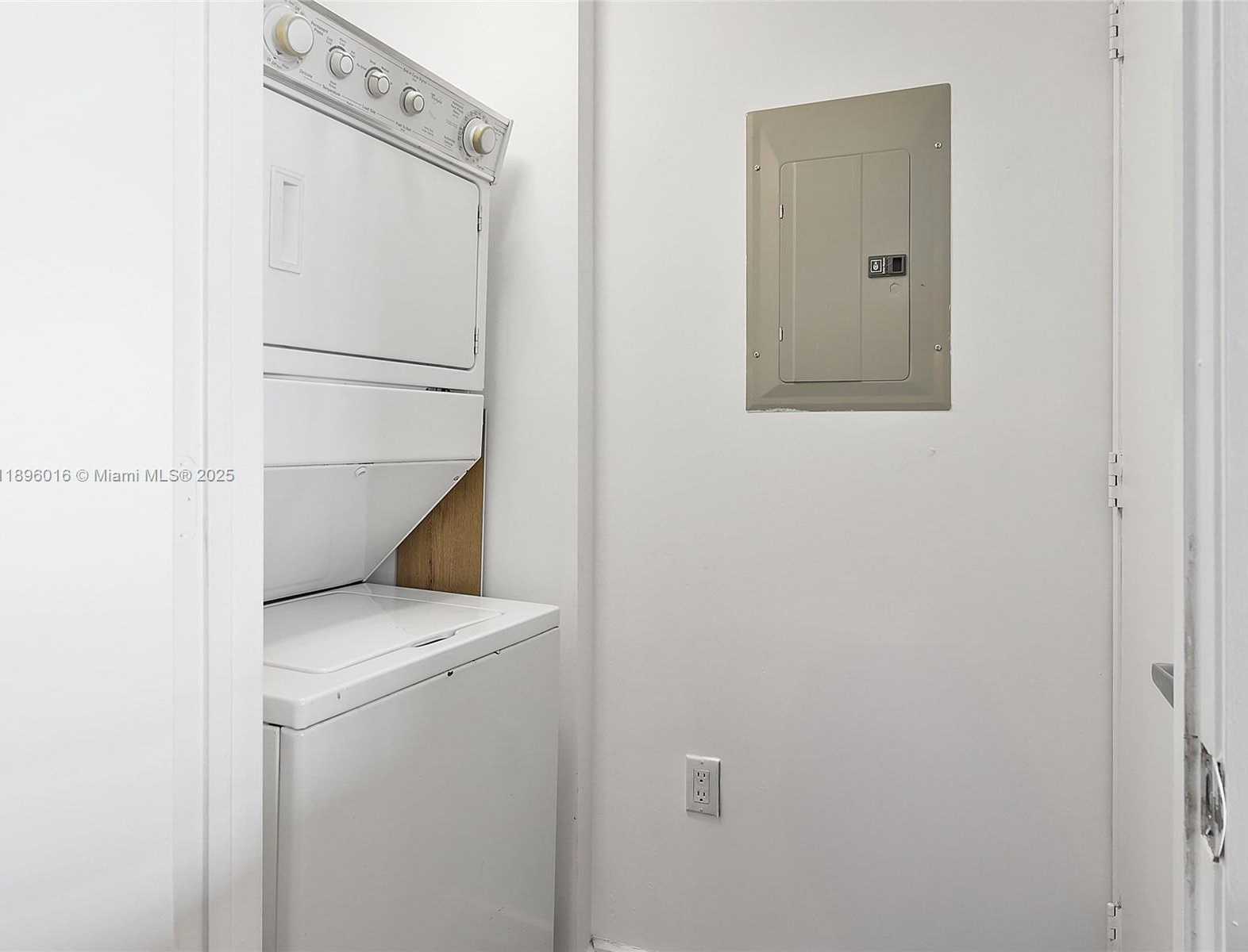 Small Image of 50 BISCAYNE BLVD #4008, Miami Number 24
