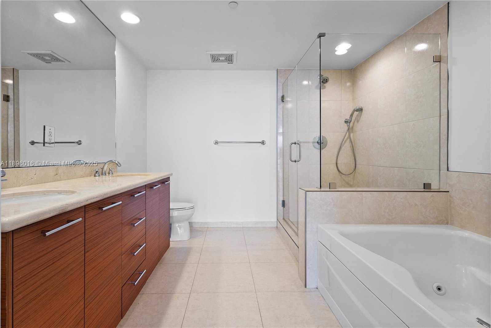 Small Image of 50 BISCAYNE BLVD #4008, Miami Number 27