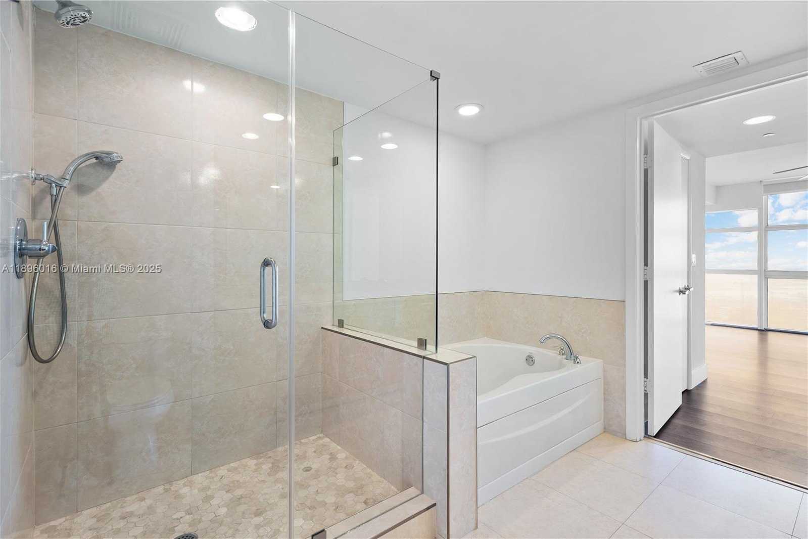 Small Image of 50 BISCAYNE BLVD #4008, Miami Number 29