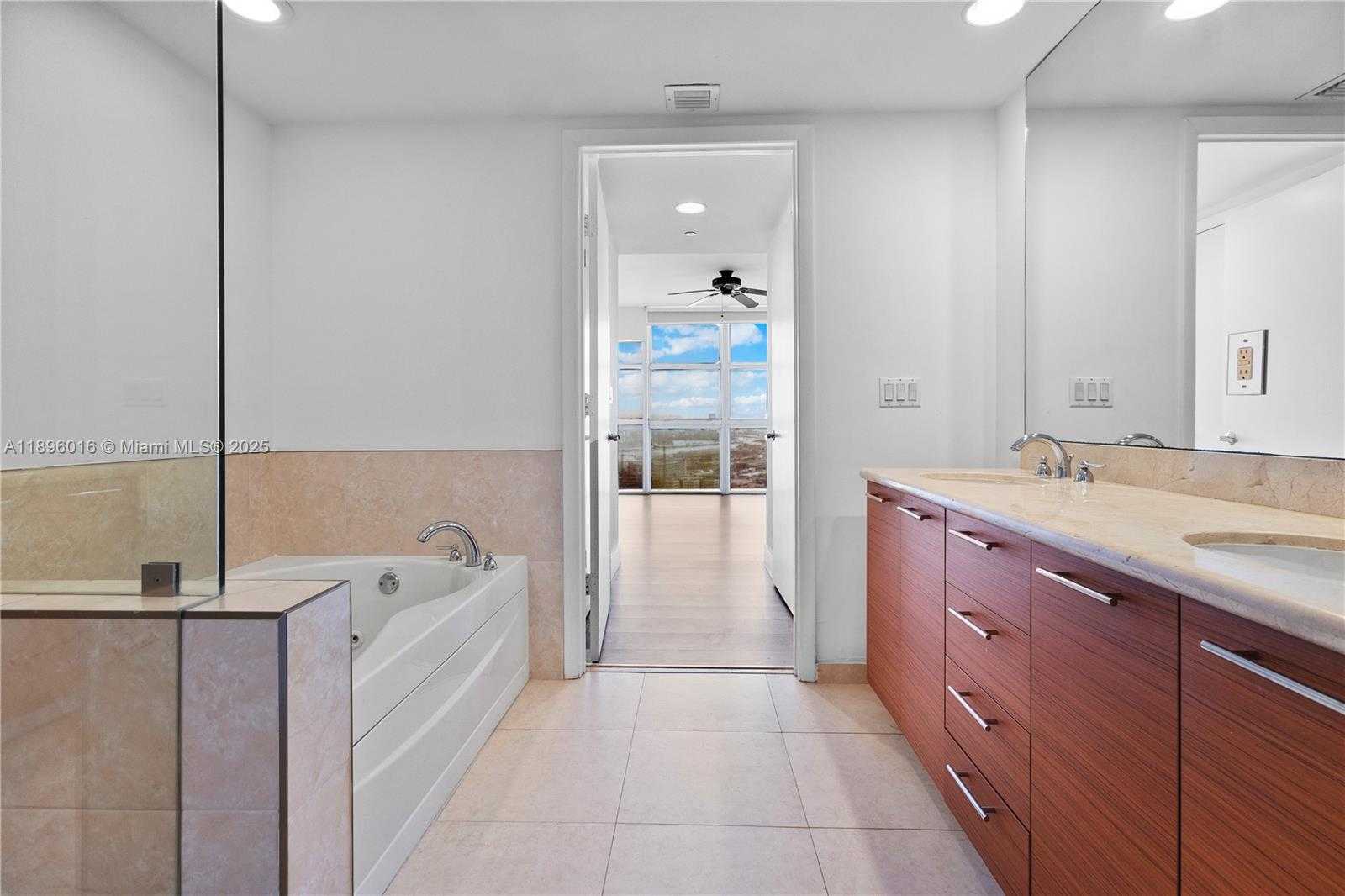 Small Image of 50 BISCAYNE BLVD #4008, Miami Number 30