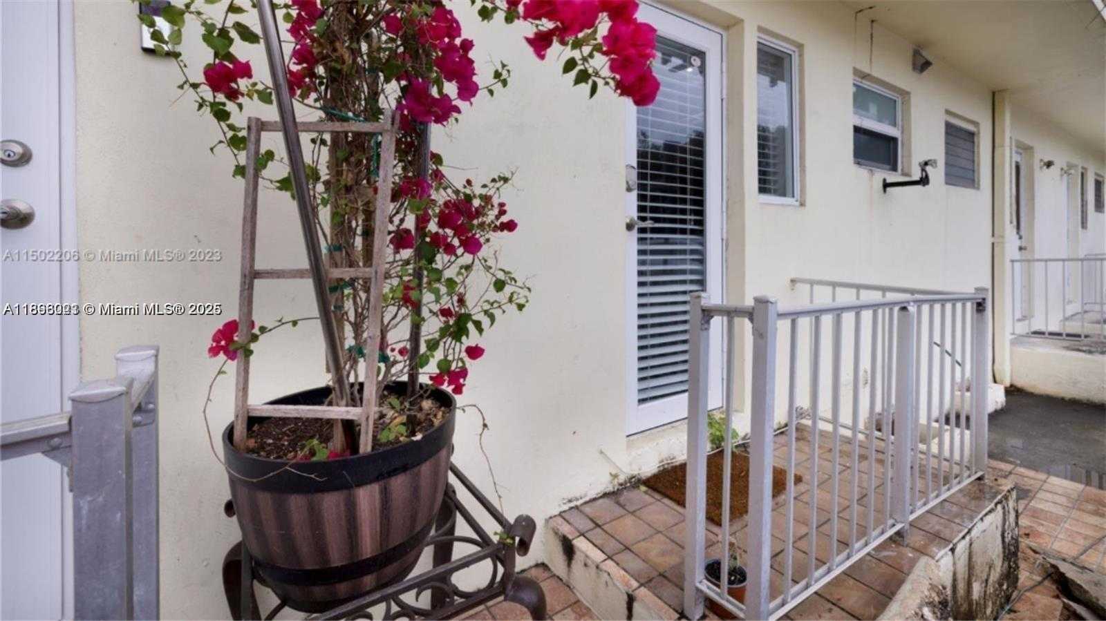 Small Image of 626 MERIDIAN AVE #5, Miami Beach Number 15