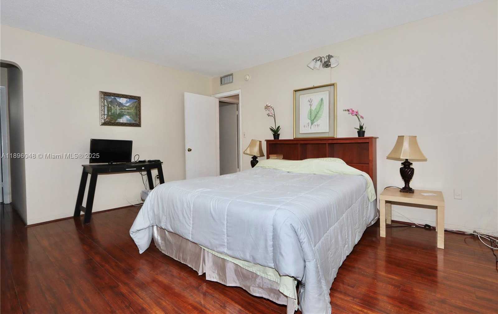 Small Image of 3020 MARCOS DR #S208, Aventura Number 16