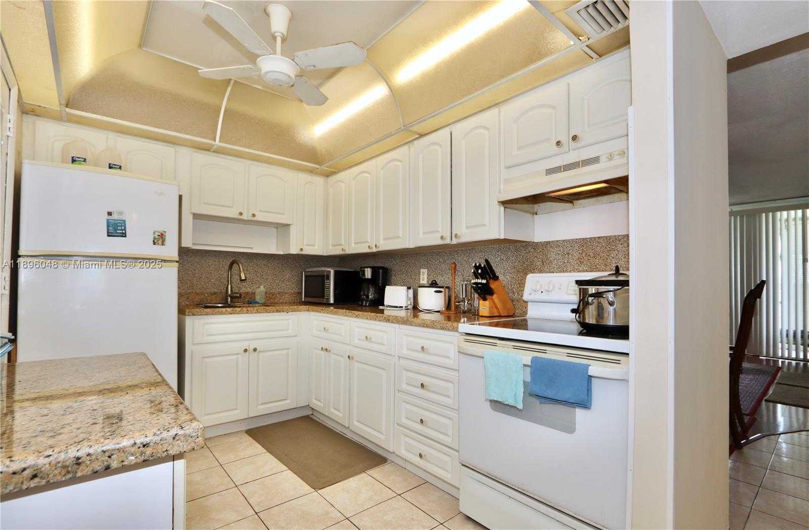 Small Image of 3020 MARCOS DR #S208, Aventura Number 4