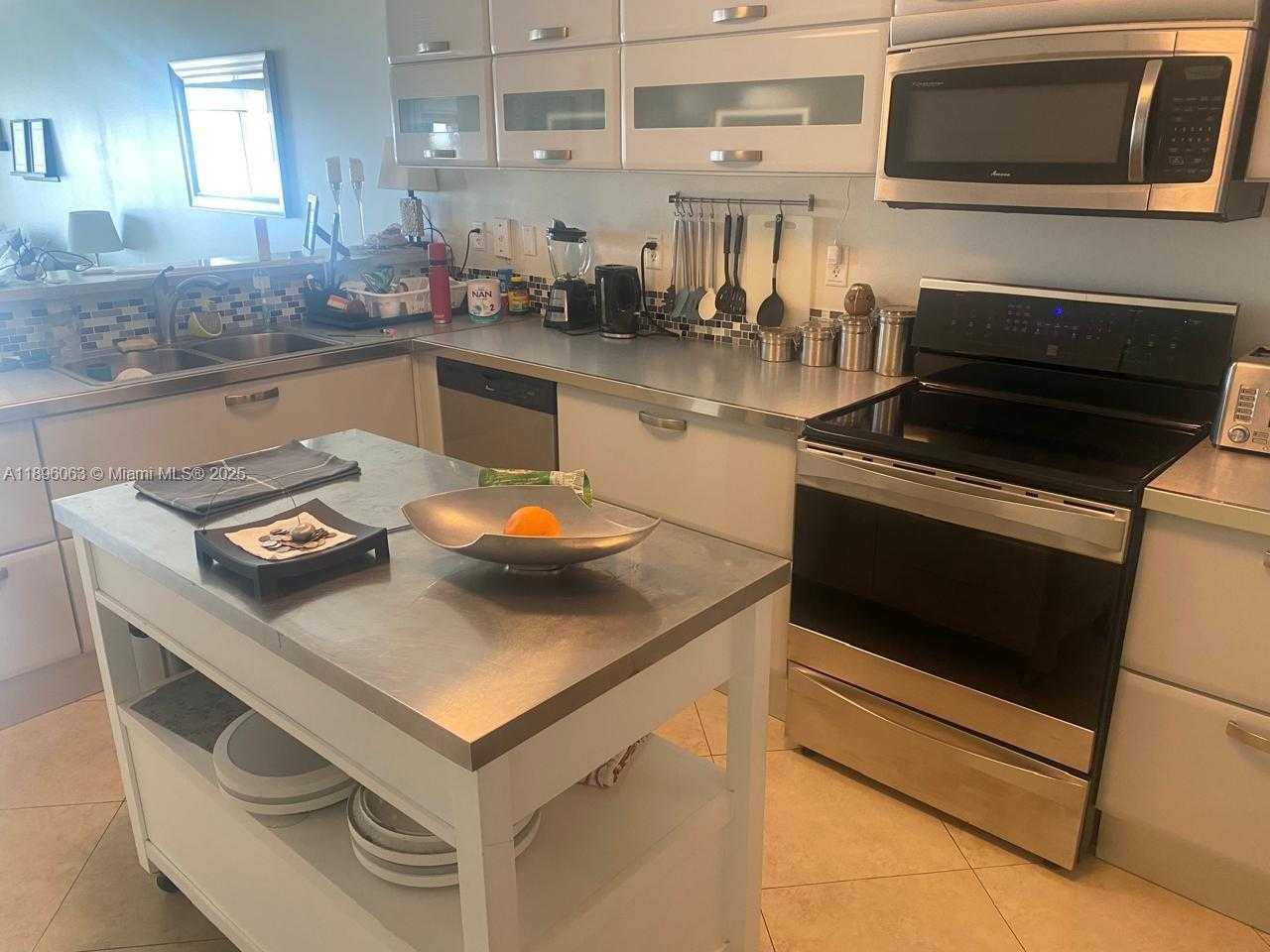 Small Image of 6580 INDIAN CREEK DR #206, Miami Beach Number 10