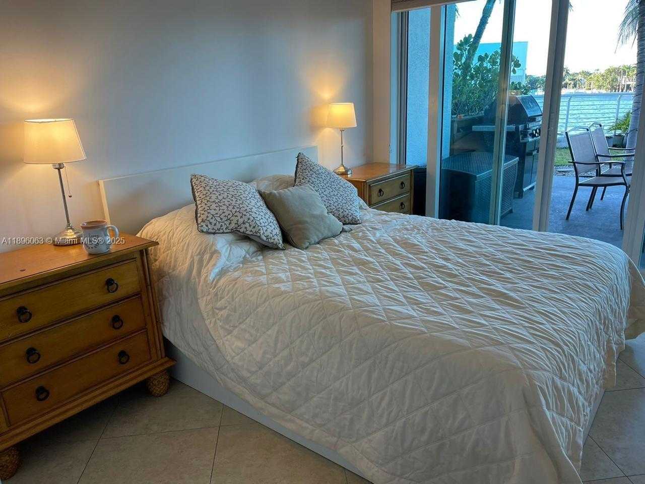 Small Image of 6580 INDIAN CREEK DR #206, Miami Beach Number 18