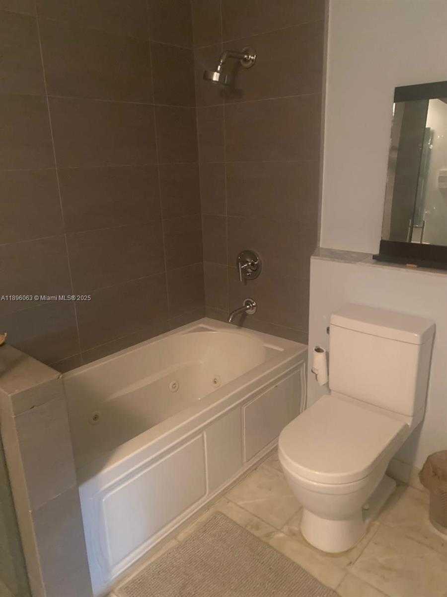 Small Image of 6580 INDIAN CREEK DR #206, Miami Beach Number 24