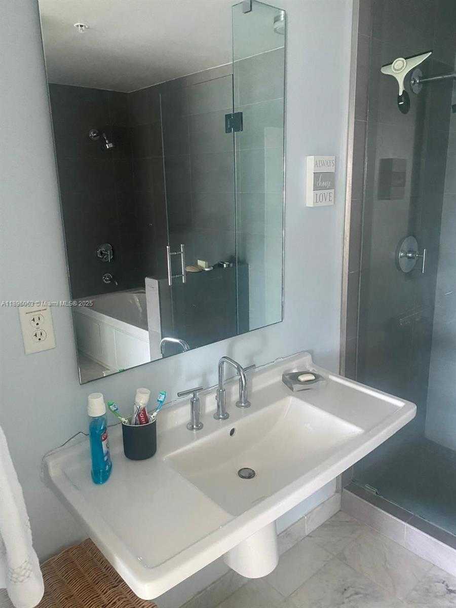 Small Image of 6580 INDIAN CREEK DR #206, Miami Beach Number 25