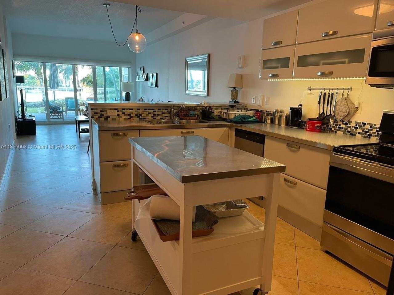 Small Image of 6580 INDIAN CREEK DR #206, Miami Beach Number 9