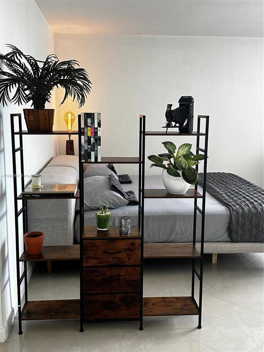 Small Image of 1200 WEST AVE #914, Miami Beach Number 13