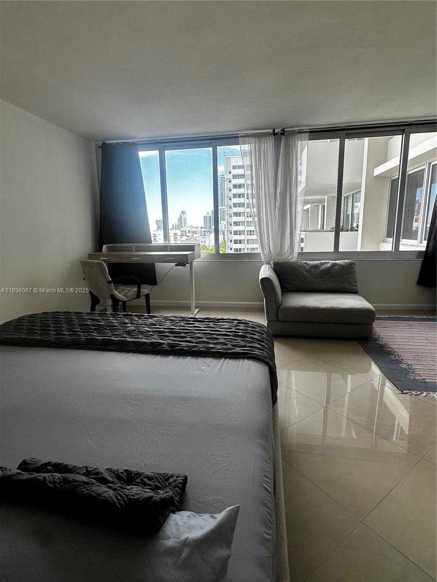 Small Image of 1200 WEST AVE #914, Miami Beach Number 14