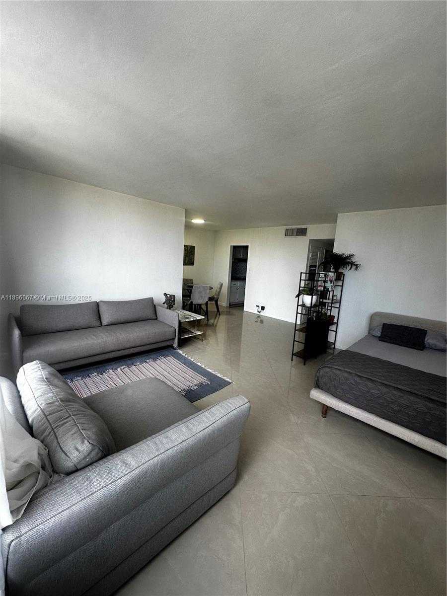 Small Image of 1200 WEST AVE #914, Miami Beach Number 17