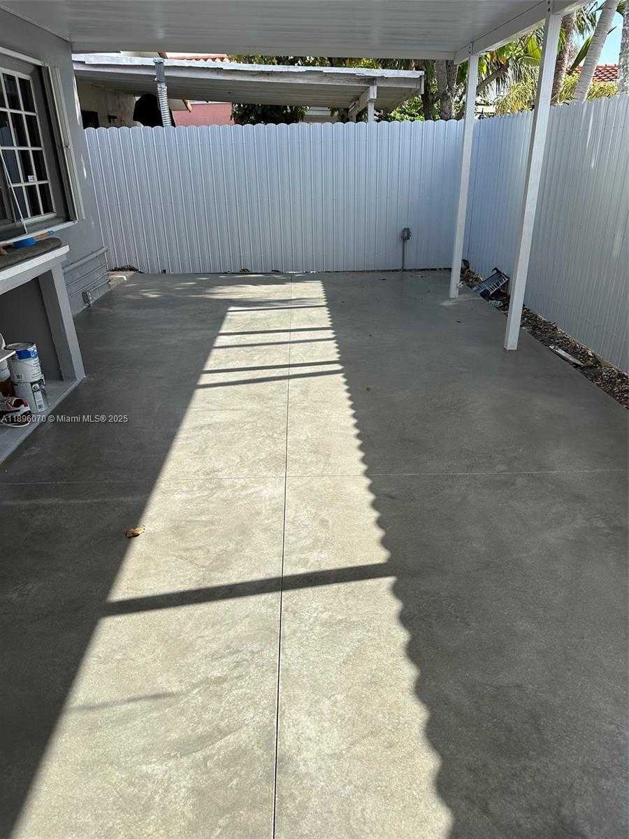 Small Image of 6500 WEST 25TH LN, Hialeah Number 11
