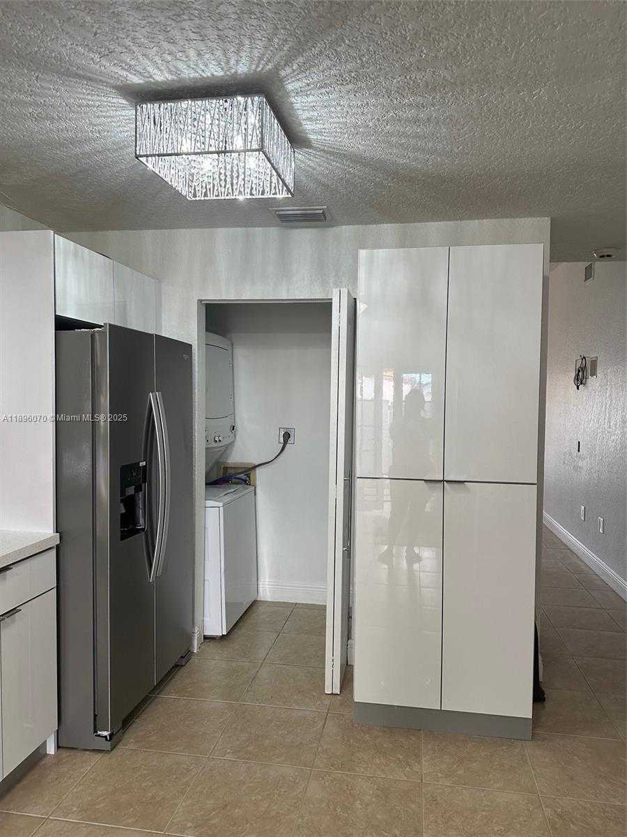 Small Image of 6500 WEST 25TH LN, Hialeah Number 3