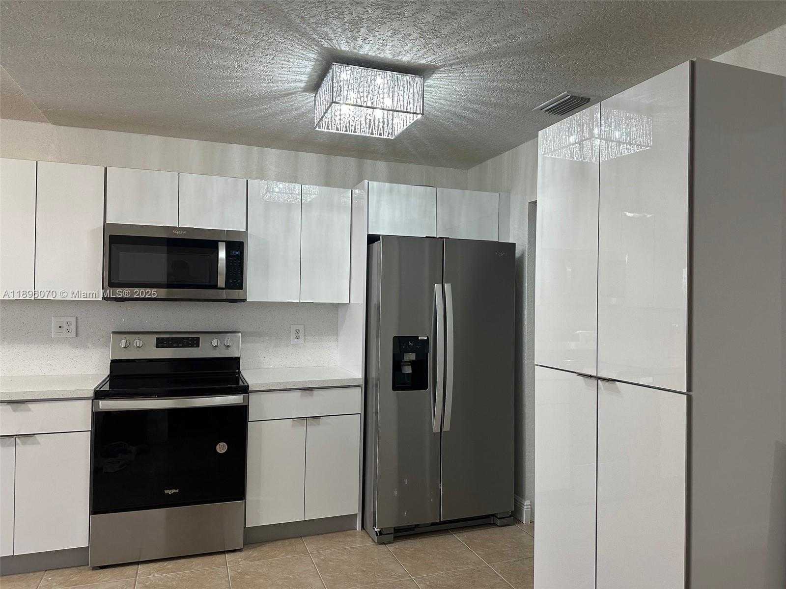 Small Image of 6500 WEST 25TH LN, Hialeah Number 4