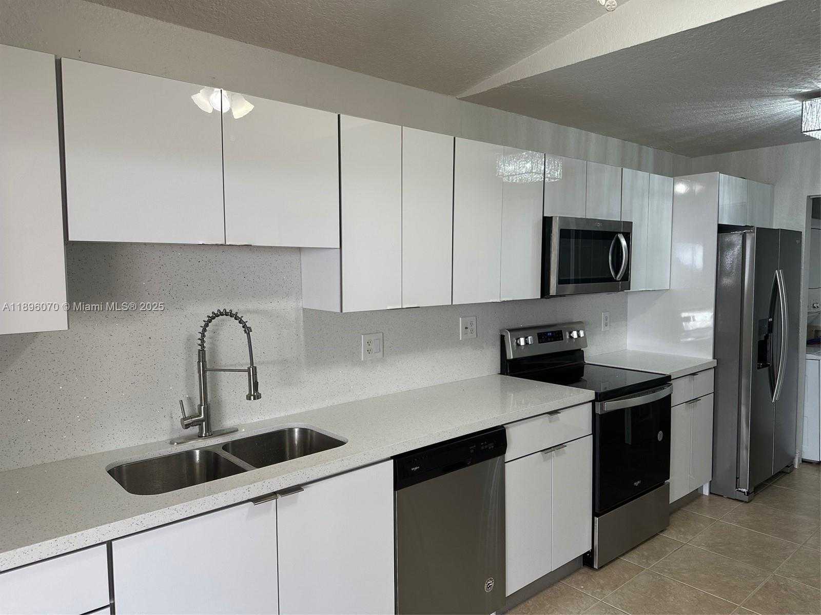 Small Image of 6500 WEST 25TH LN, Hialeah Number 5