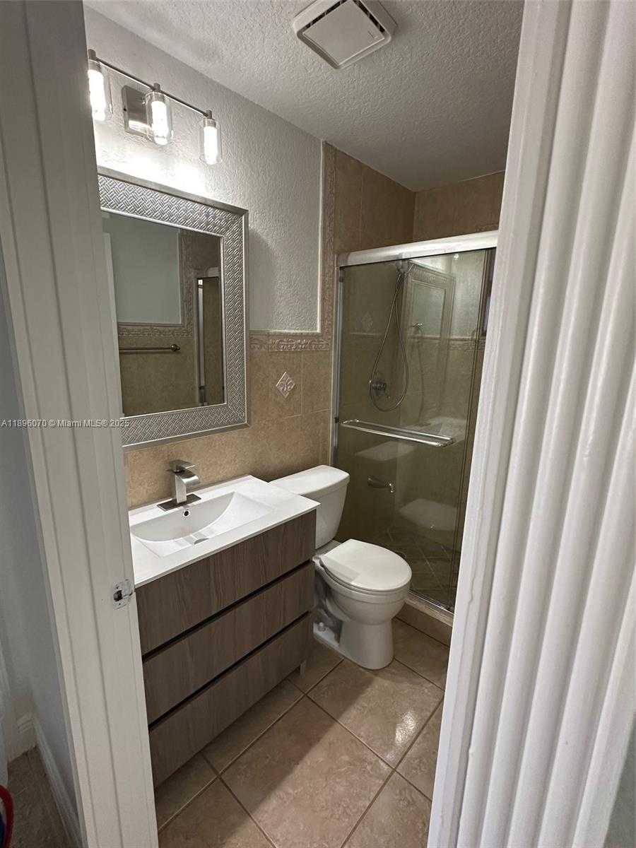 Small Image of 6500 WEST 25TH LN, Hialeah Number 7