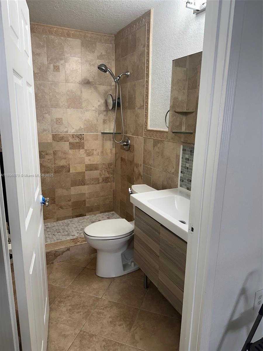 Small Image of 6500 WEST 25TH LN, Hialeah Number 9