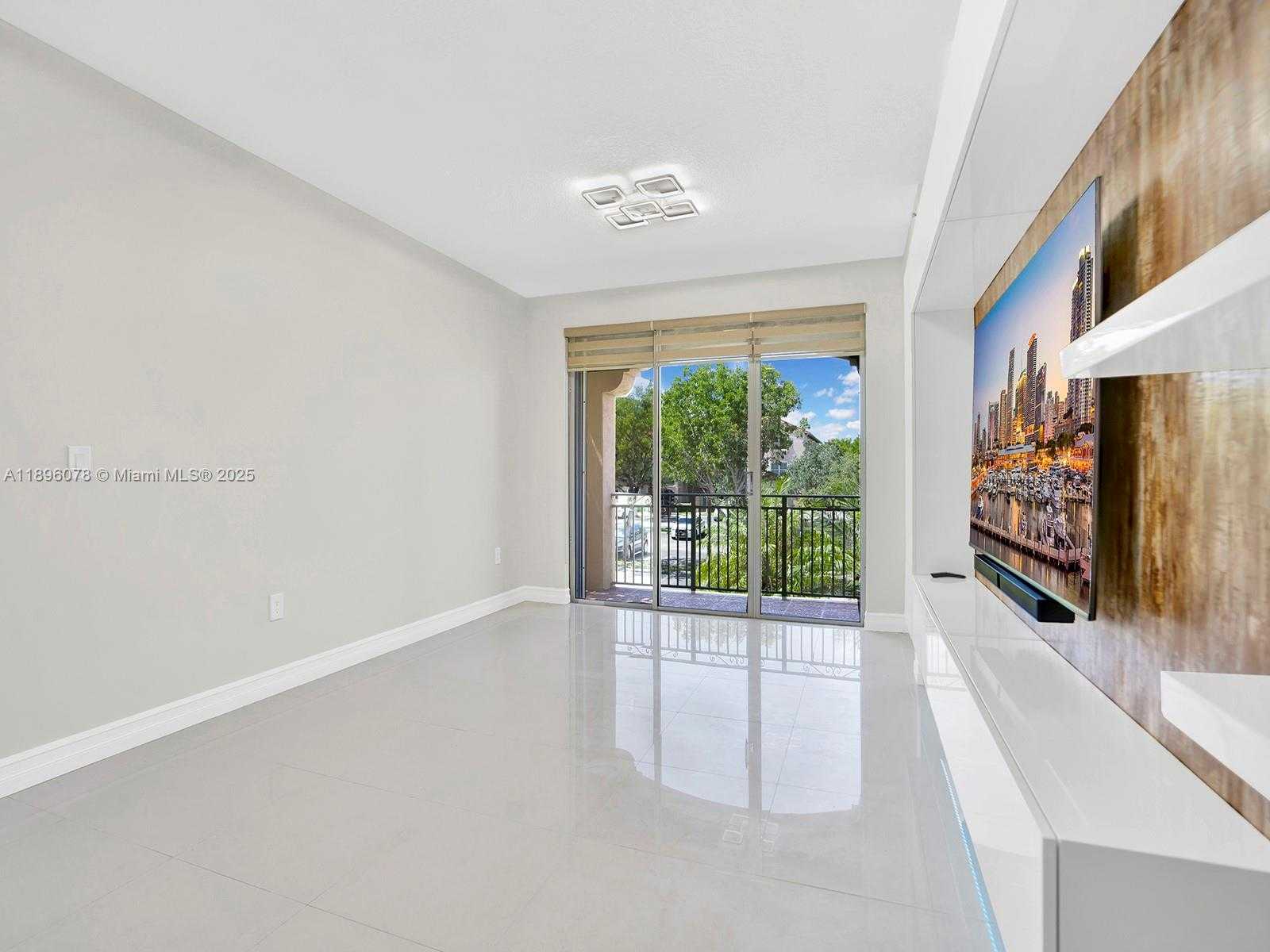 Small Image of 6420 NORTH WEST 114TH AVE #1325, Doral Number 3