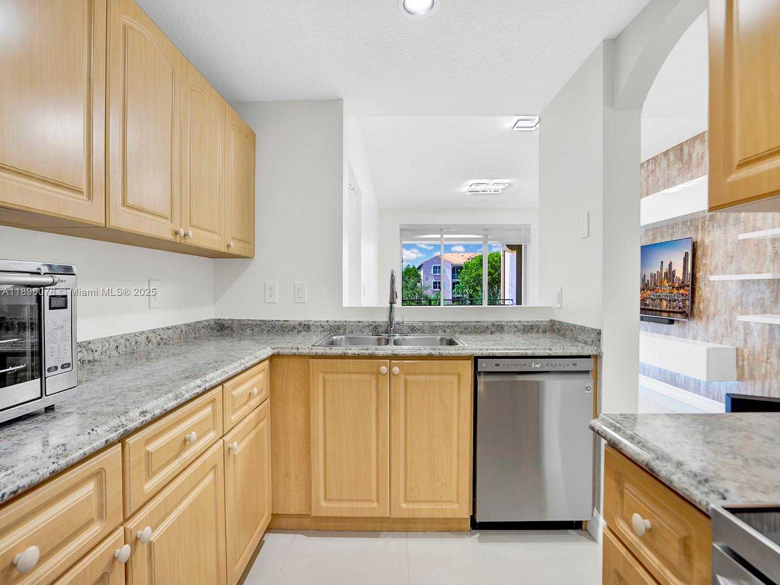 Small Image of 6420 NORTH WEST 114TH AVE #1325, Doral Number 5