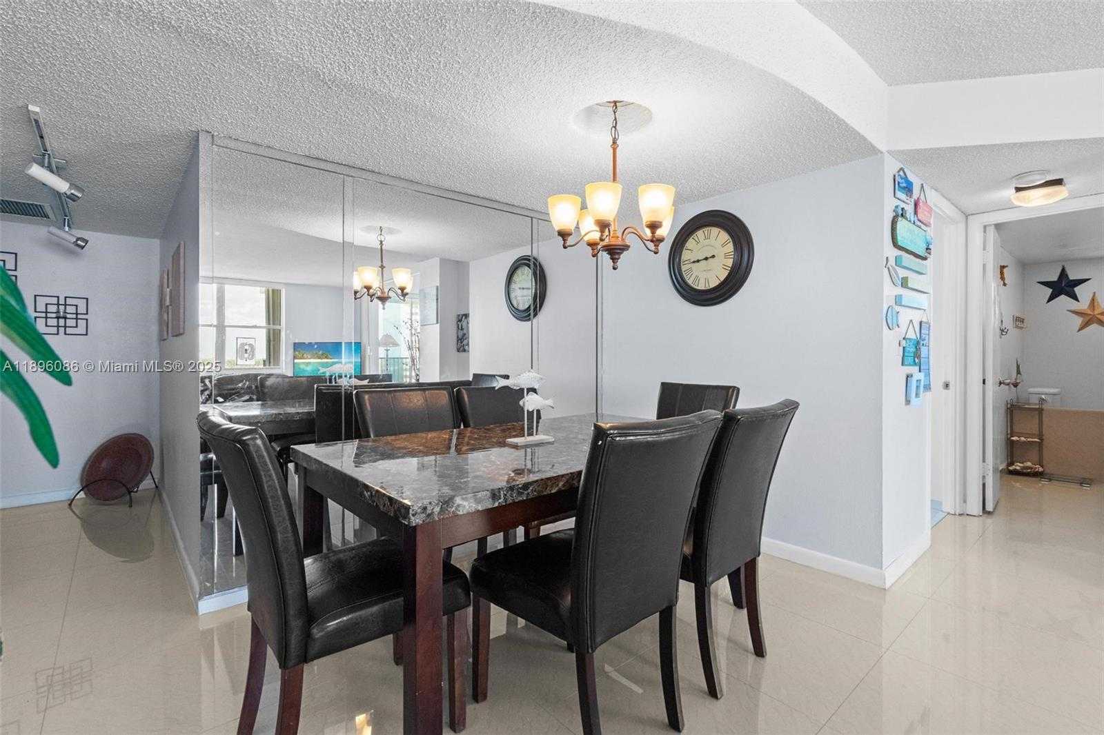 Imagen de Pequeño Objeto