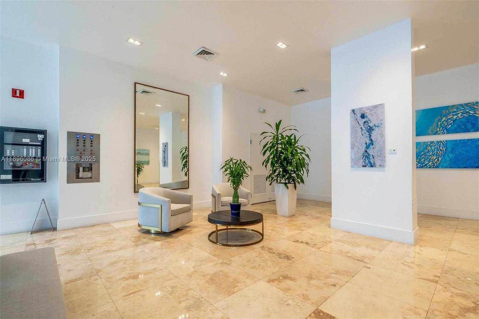 Imagen de Pequeño Objeto