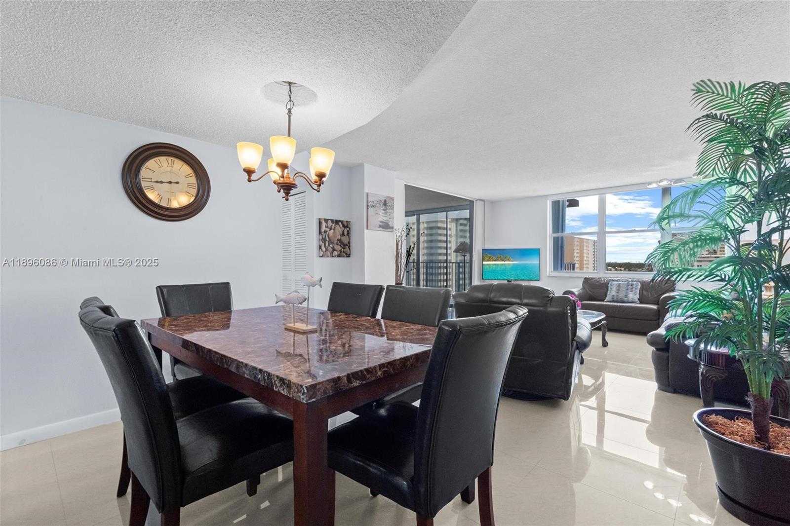 Imagen de Pequeño Objeto