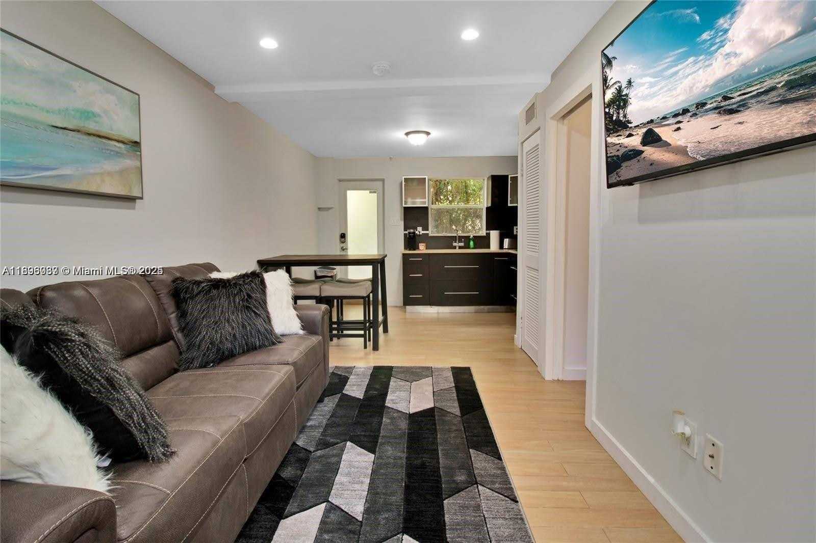 Small Image of 833 WEST 39TH ST #5, Miami Beach Number 4