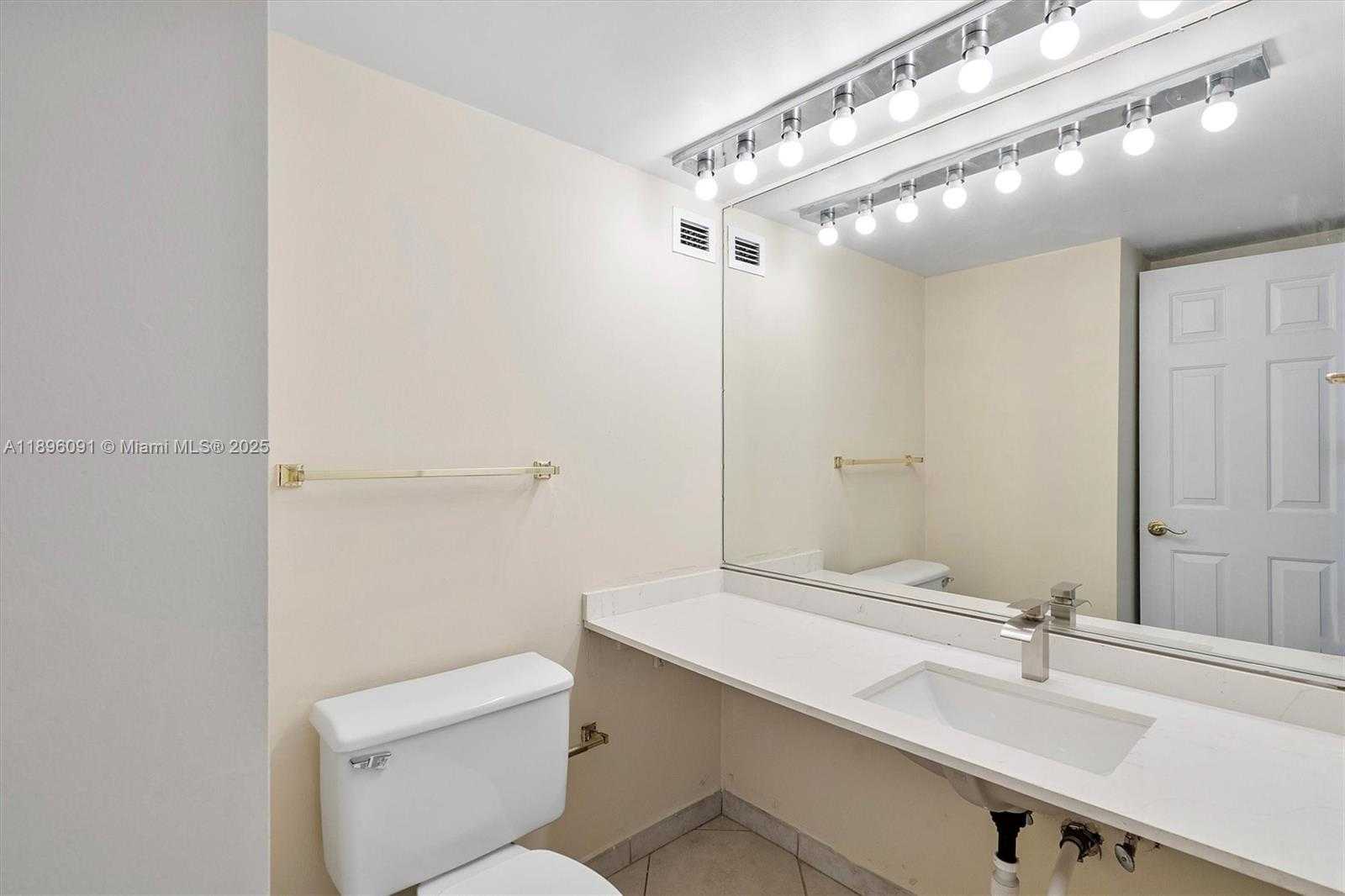 Small Image of 6770 INDIAN CREEK DR #8R, Miami Beach Number 12