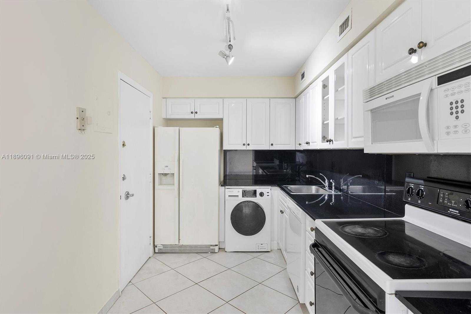 Small Image of 6770 INDIAN CREEK DR #8R, Miami Beach Number 7